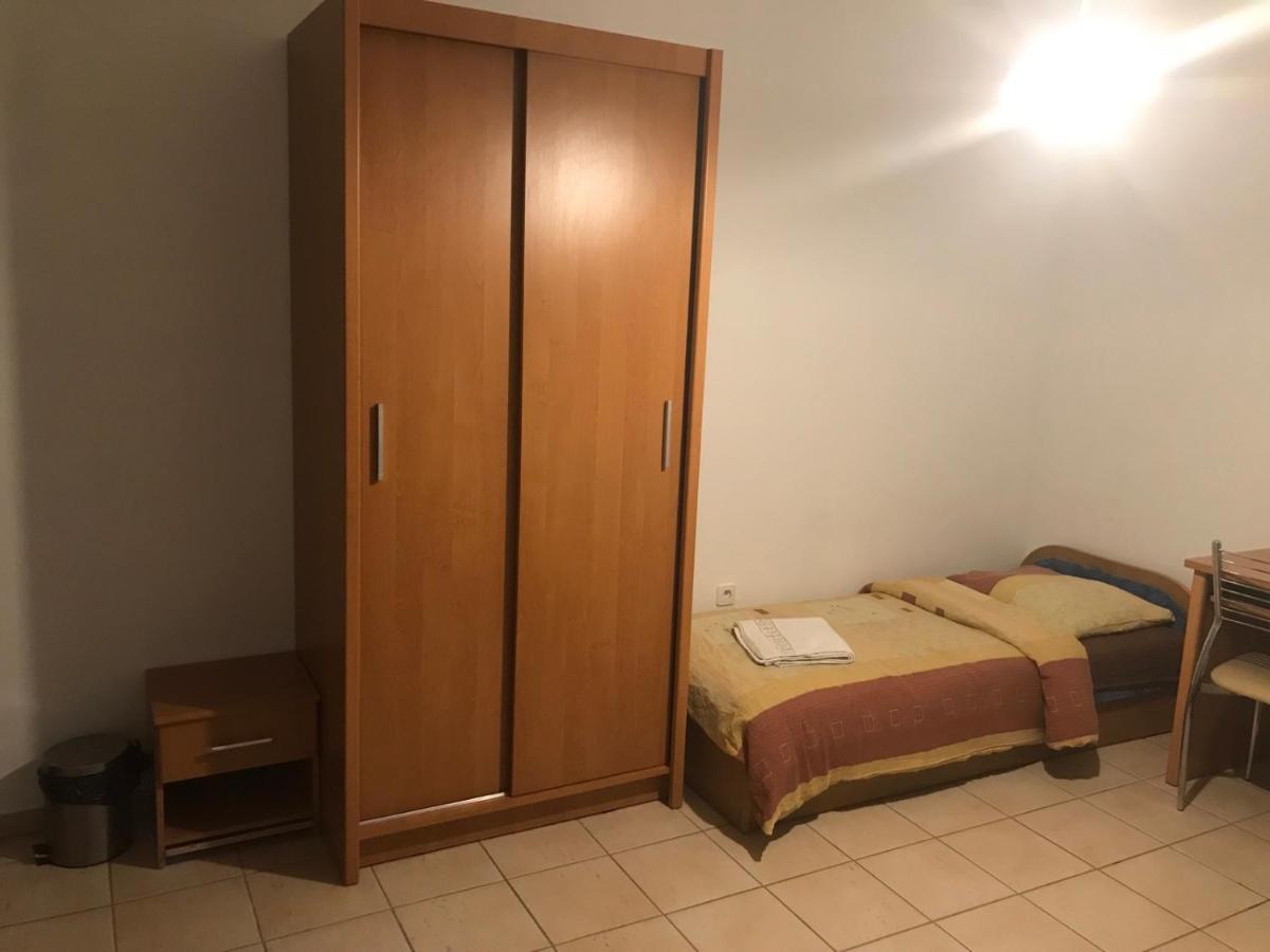 Хостел Pilgrims Place Ченстохова Экстерьер фото